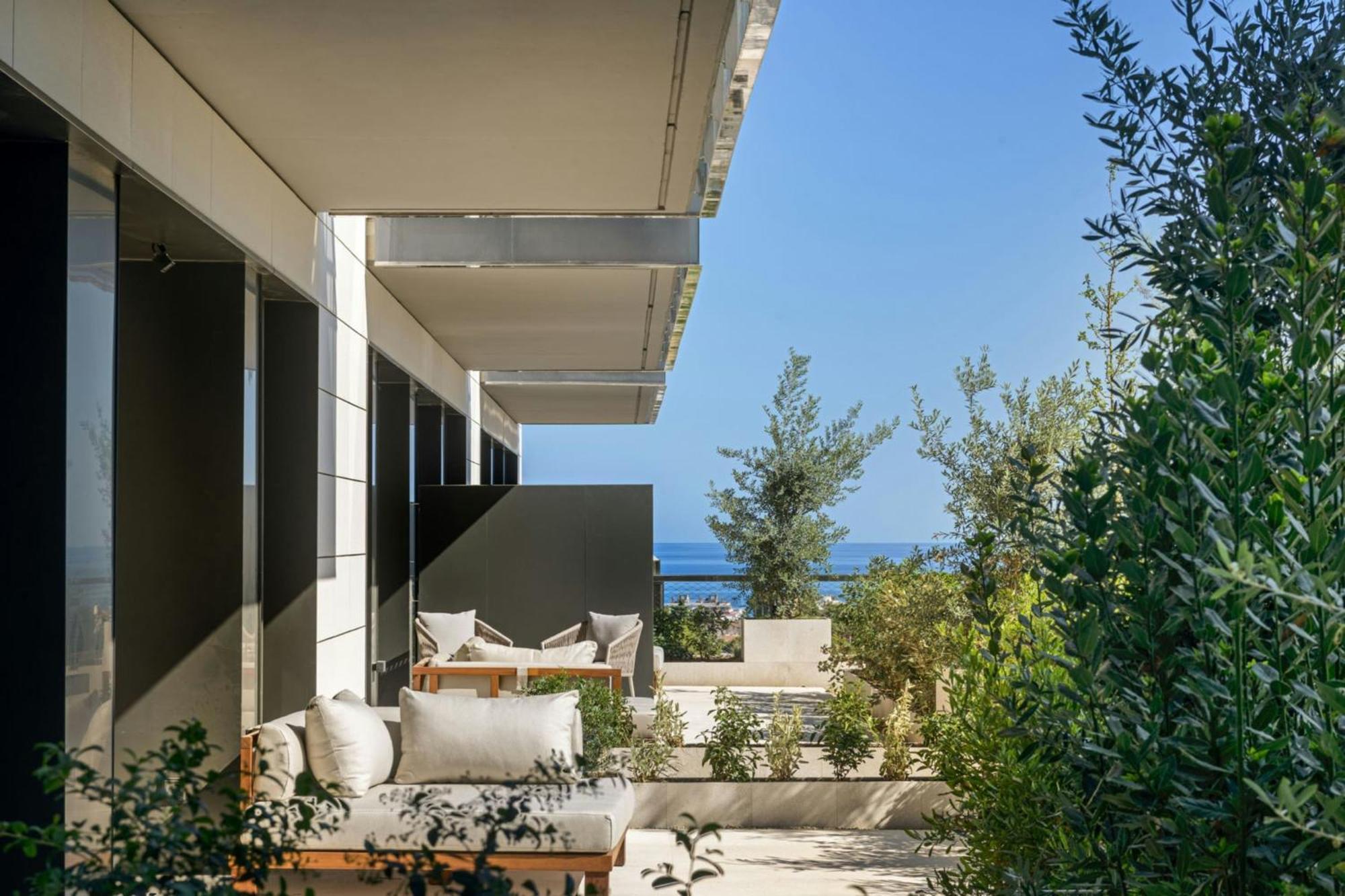 One-Bedroom Queen Suite Balcony Sea View
