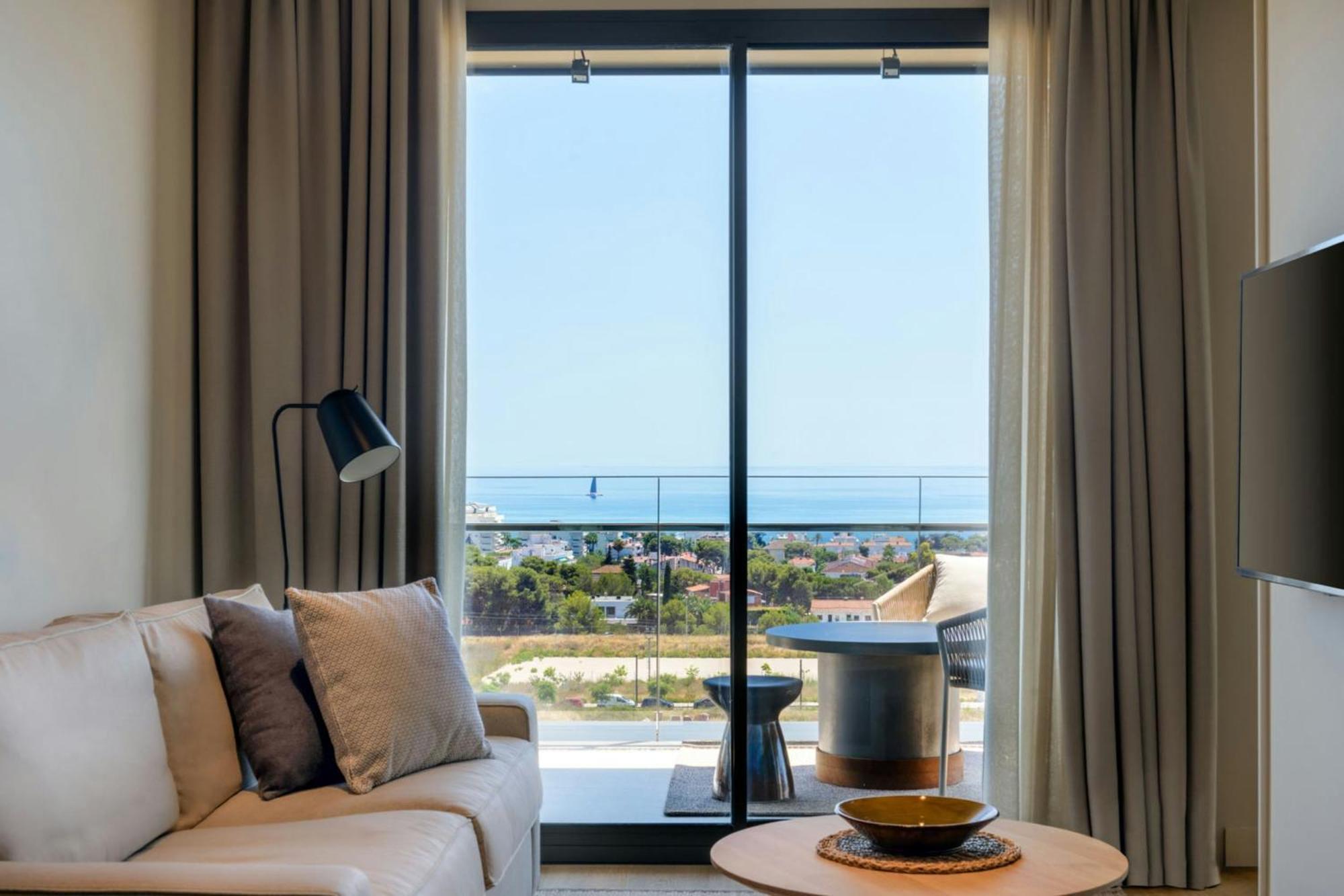 Two-Bedroom Suite Balcony Sea View
