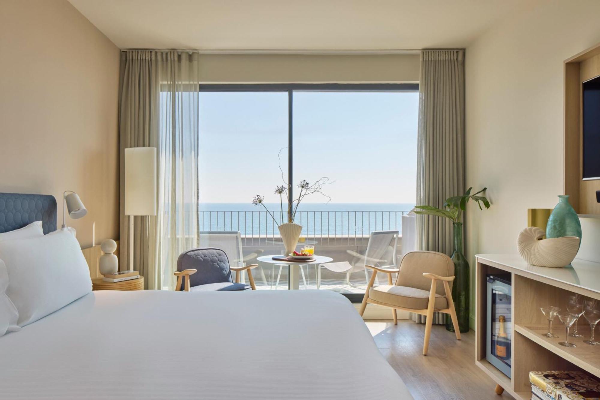 Habitación Superior ME + con vistas al mar y bañera
